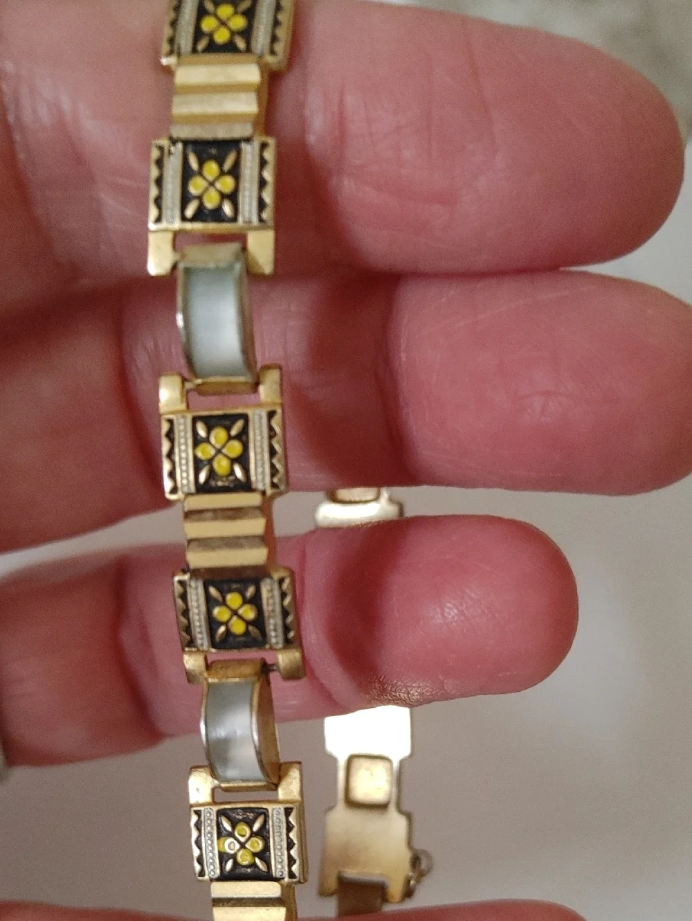 Gold-Tone Yellow Flower Link Bracelet - Women Jewelry